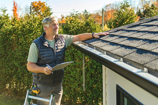 Professional Roofing technician working in Heppner, OR